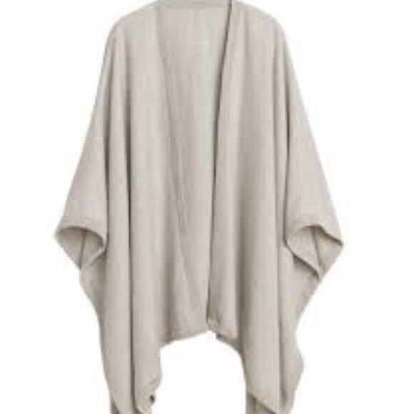 Cuyana Baby Alpaca Cape - Grey - One Size - Picture 2 of 7